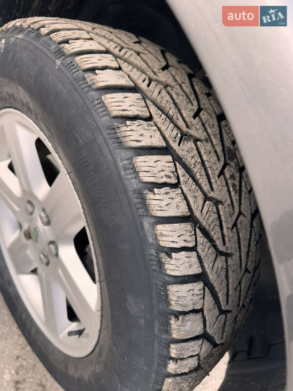 Позашляховик / Кросовер Land Rover Freelander 2009 в Чернівцях