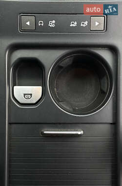 Позашляховик / Кросовер Land Rover Freelander 2013 в 