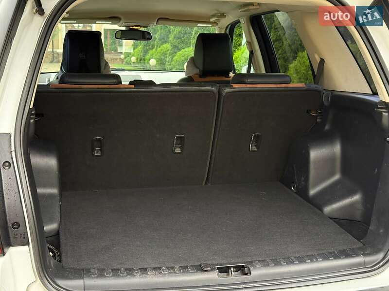 Позашляховик / Кросовер Land Rover Freelander 2012 в Сарнах