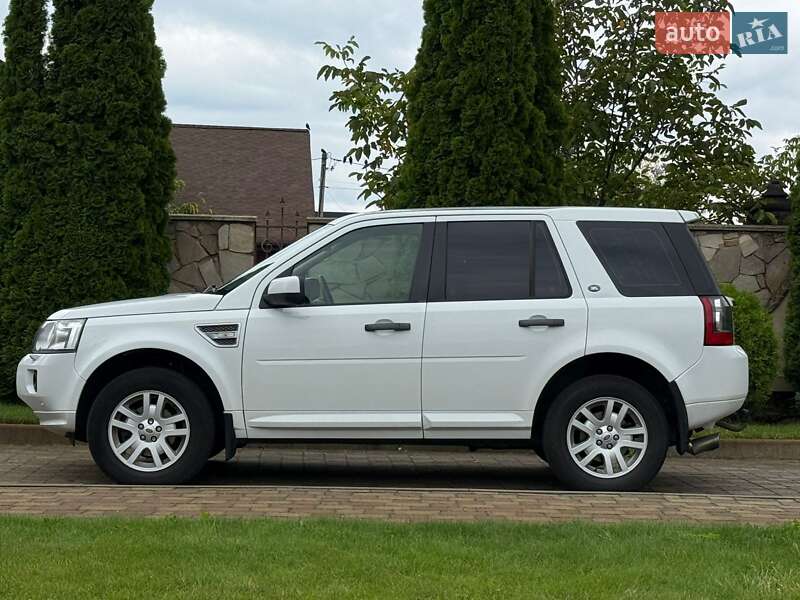 Позашляховик / Кросовер Land Rover Freelander 2012 в Сарнах