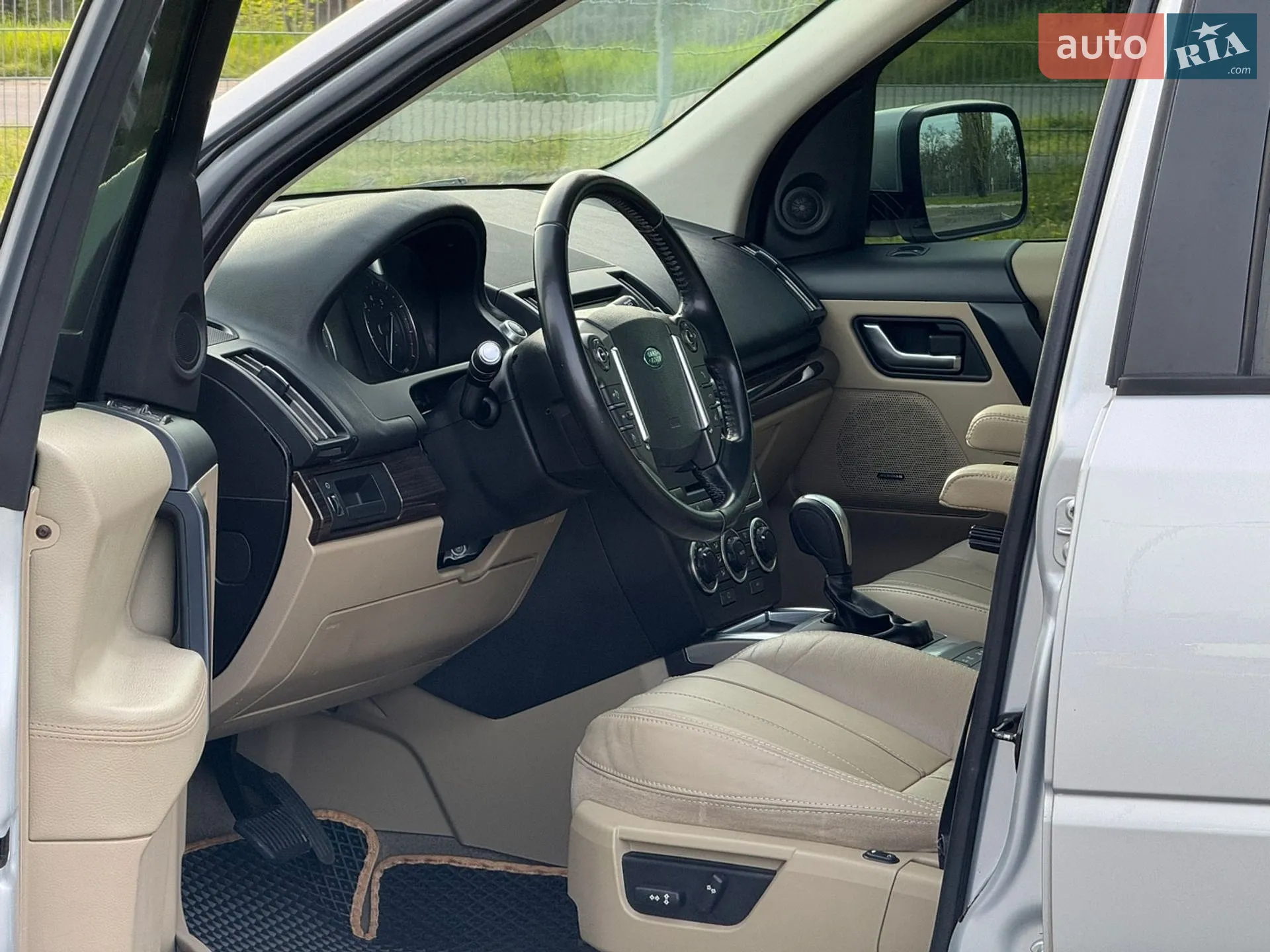 2014 Land Rover Freelander - мініатюра 19