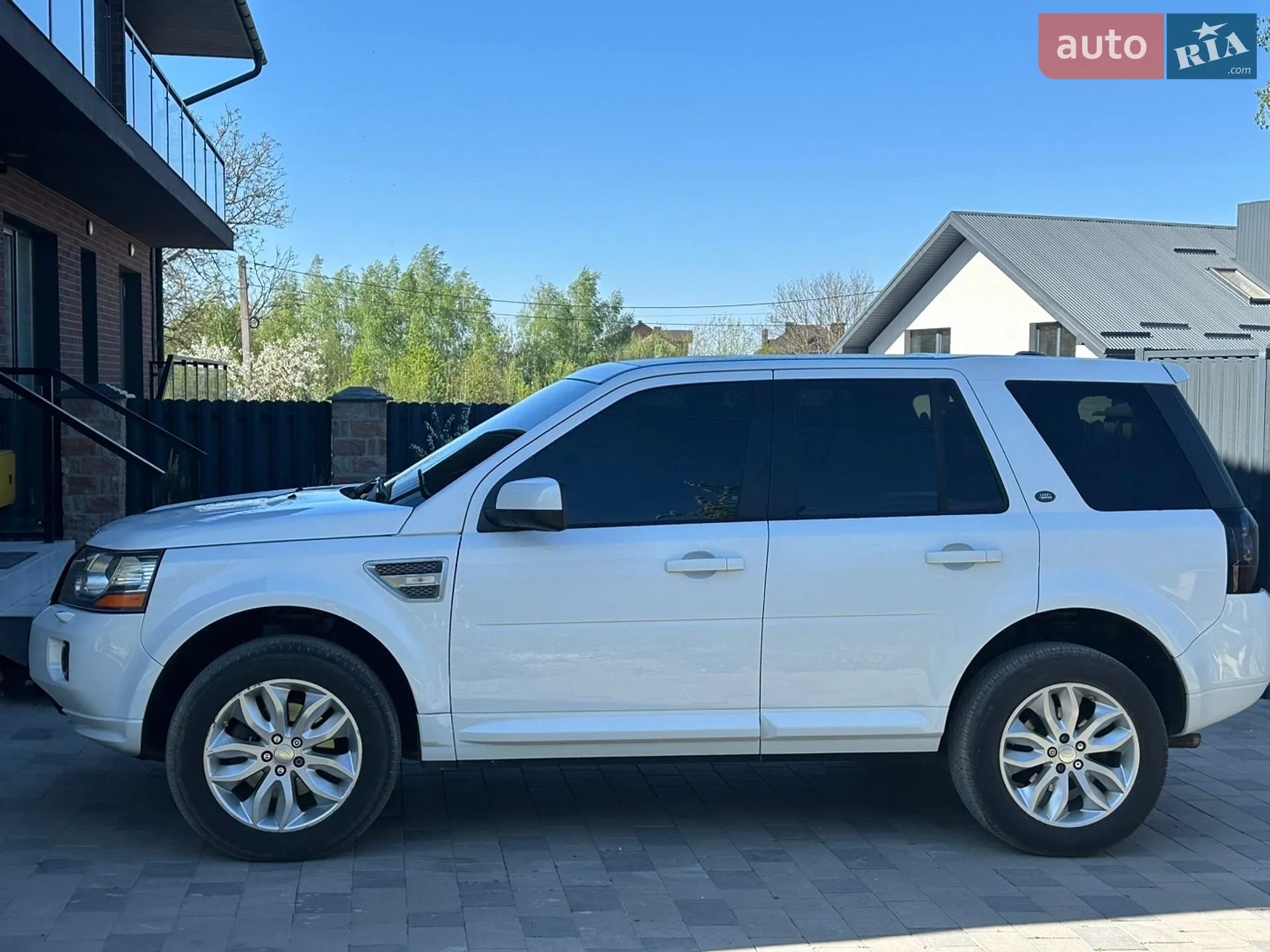 2014 Land Rover Freelander - мініатюра 17
