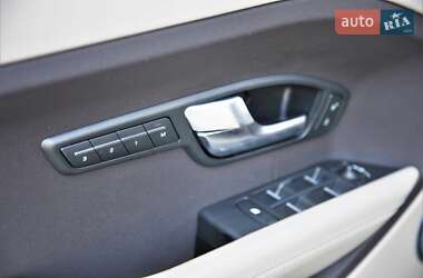 Позашляховик / Кросовер Land Rover Range Rover Evoque 2012 в 
