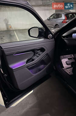 Внедорожник / Кроссовер Land Rover Range Rover Evoque 2022 в 