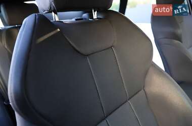 Внедорожник / Кроссовер Land Rover Range Rover Evoque 2018 в 
