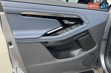 Внедорожник / Кроссовер Land Rover Range Rover Evoque 2019 в 