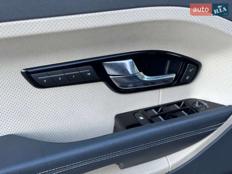 Внедорожник / Кроссовер Land Rover Range Rover Evoque 2012 в Вараше