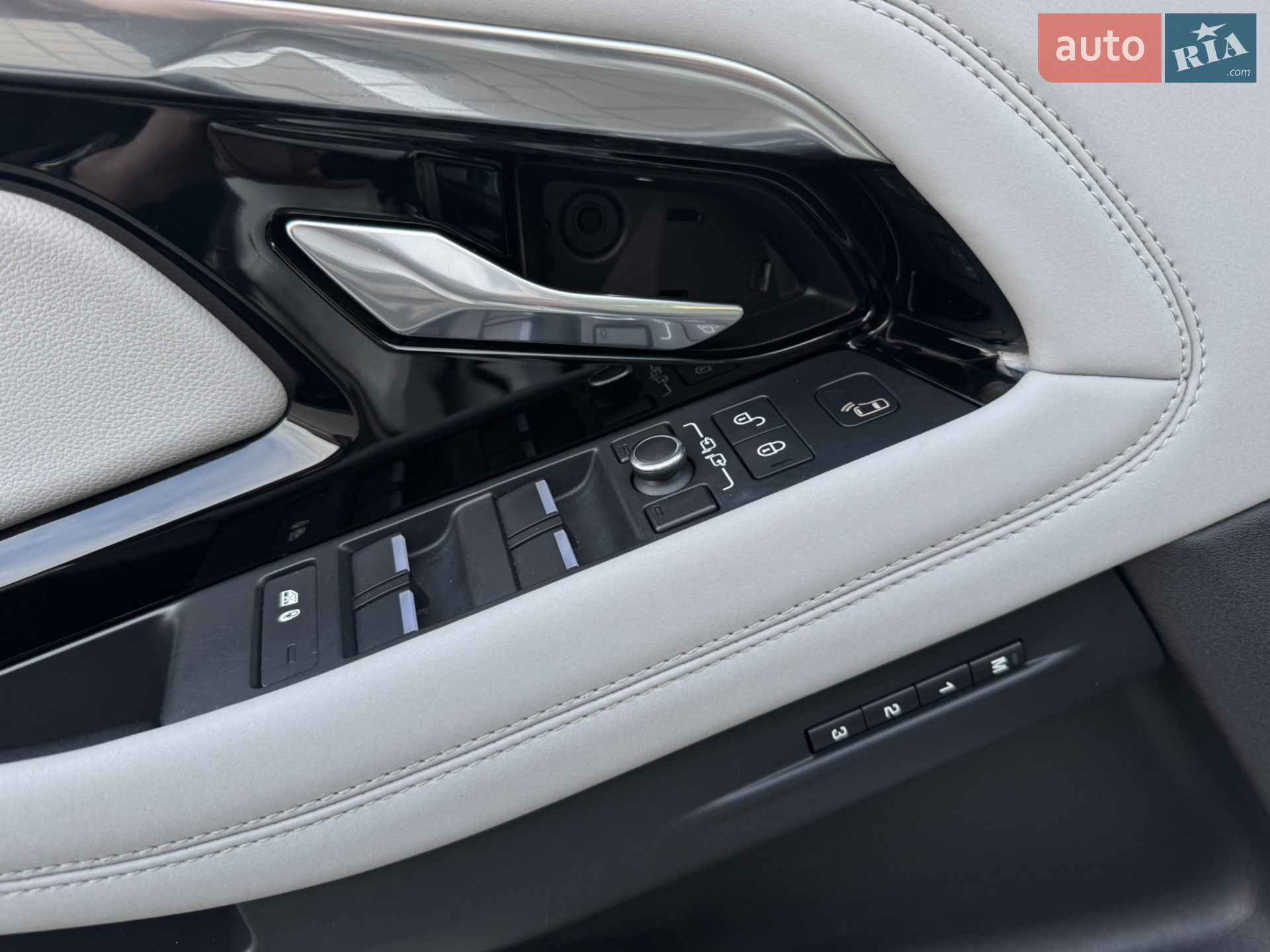 2019 Land Rover Range Rover Evoque - мініатюра 31