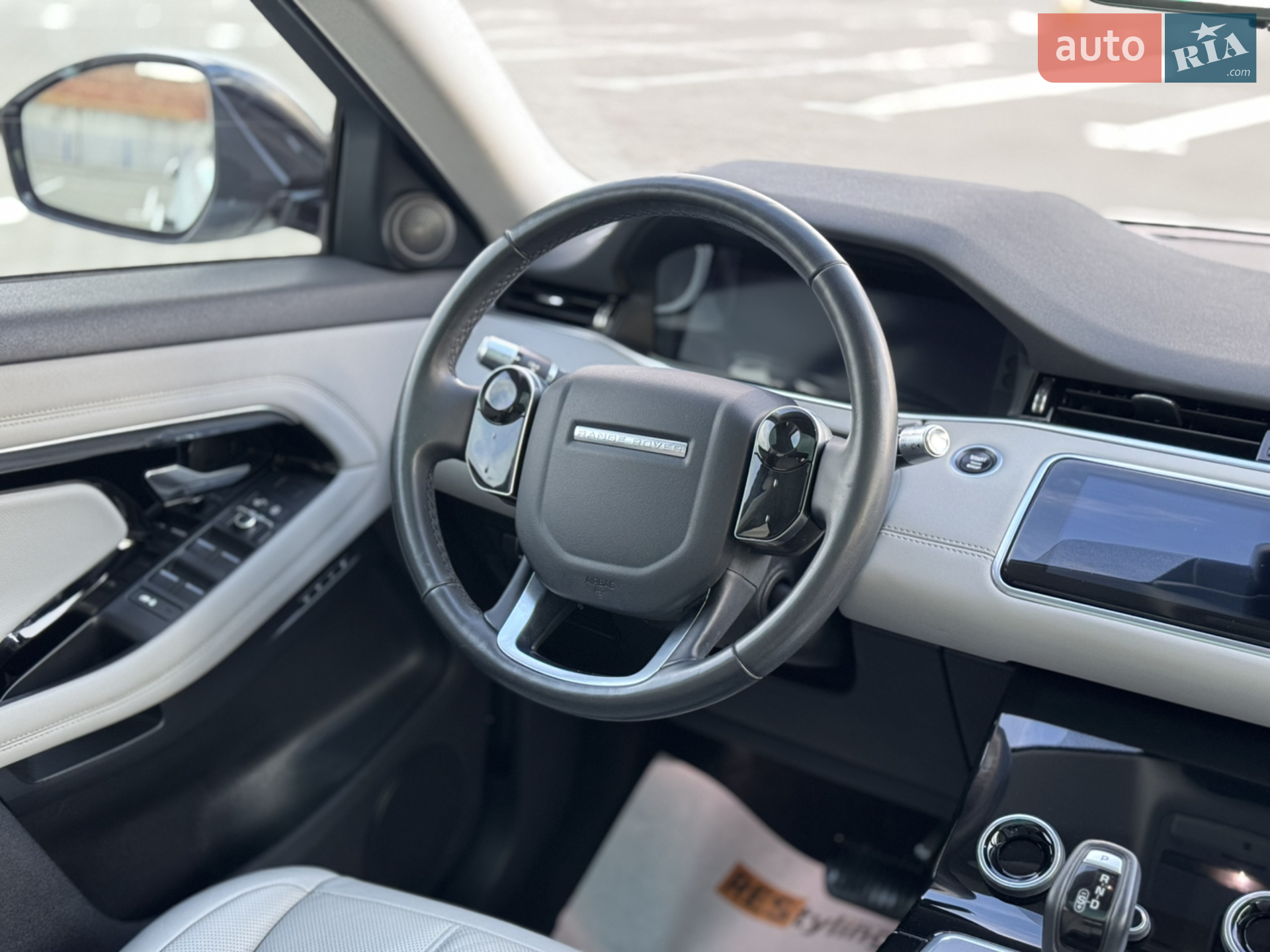 2019 Land Rover Range Rover Evoque - мініатюра 42