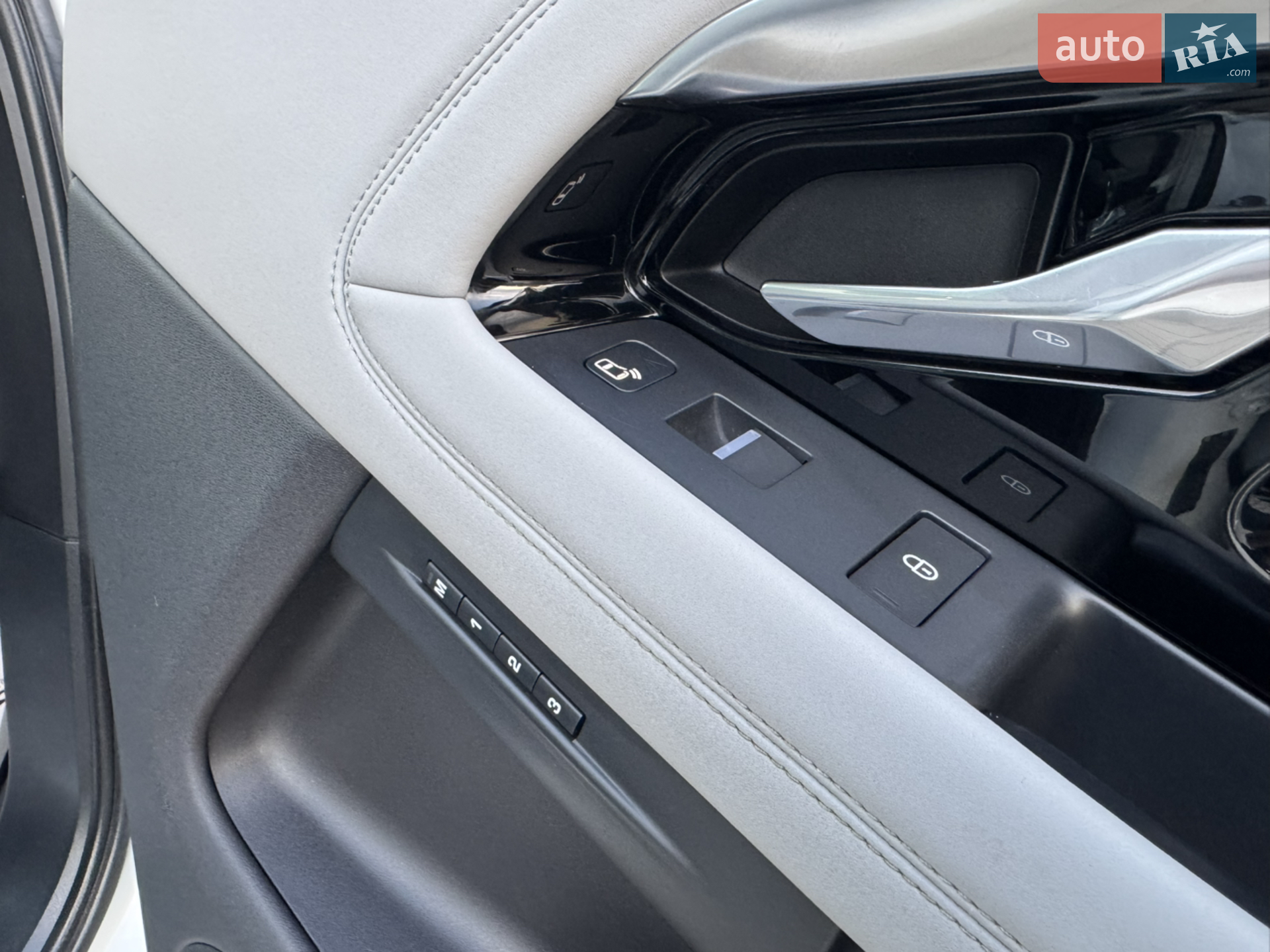 2019 Land Rover Range Rover Evoque - мініатюра 44