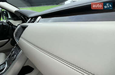 Внедорожник / Кроссовер Land Rover Range Rover Evoque 2012 в 