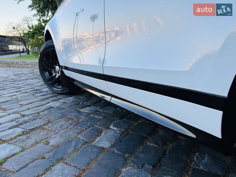 Внедорожник / Кроссовер Land Rover Range Rover Evoque 2019 в Киеве