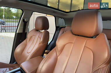 Внедорожник / Кроссовер Land Rover Range Rover Evoque 2012 в 