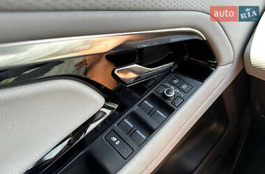 Позашляховик / Кросовер Land Rover Range Rover Evoque 2021 в 