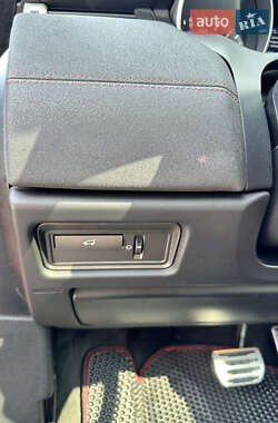 Внедорожник / Кроссовер Land Rover Range Rover Evoque 2012 в 