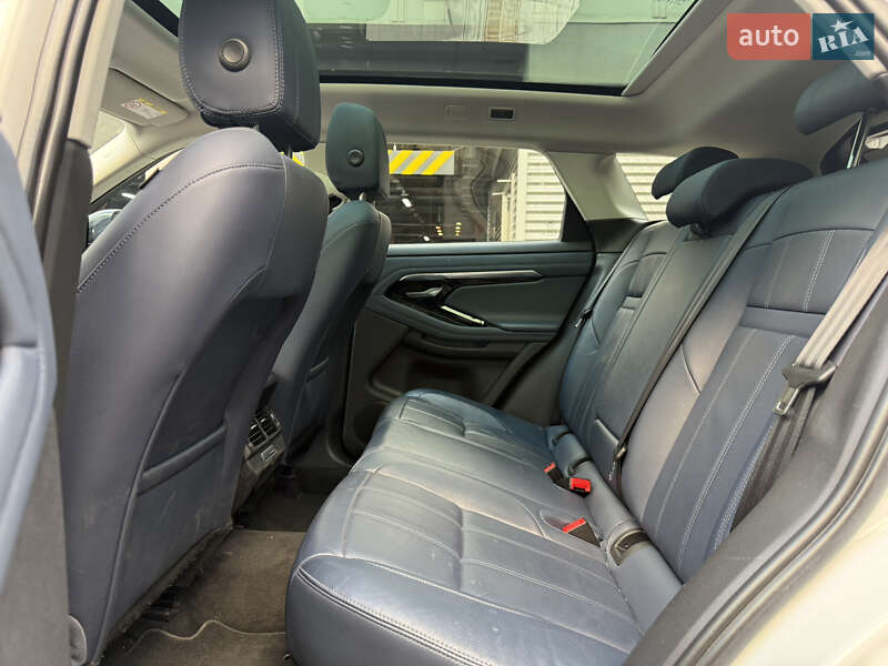 Внедорожник / Кроссовер Land Rover Range Rover Evoque 2019 в Киеве