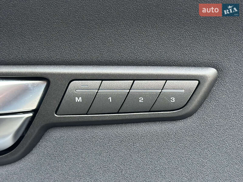 Позашляховик / Кросовер Land Rover Range Rover Evoque 2017 в Києві