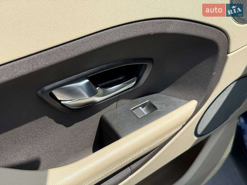 Позашляховик / Кросовер Land Rover Range Rover Evoque 2015 в Рівному