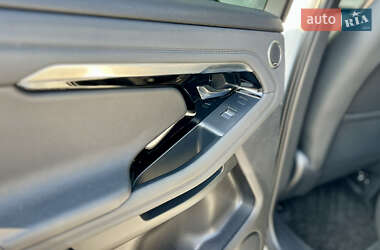 Внедорожник / Кроссовер Land Rover Range Rover Evoque 2022 в 