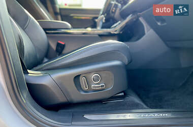 Внедорожник / Кроссовер Land Rover Range Rover Evoque 2022 в 