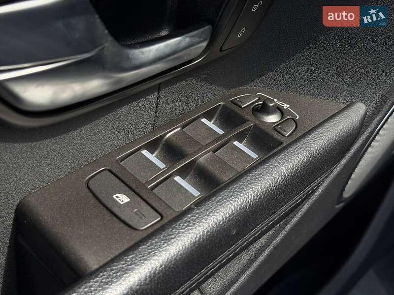 Позашляховик / Кросовер Land Rover Range Rover Evoque 2014 в Рівному