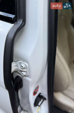 Внедорожник / Кроссовер Land Rover Range Rover Evoque 2013 в 
