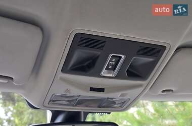 Внедорожник / Кроссовер Land Rover Range Rover Evoque 2013 в 