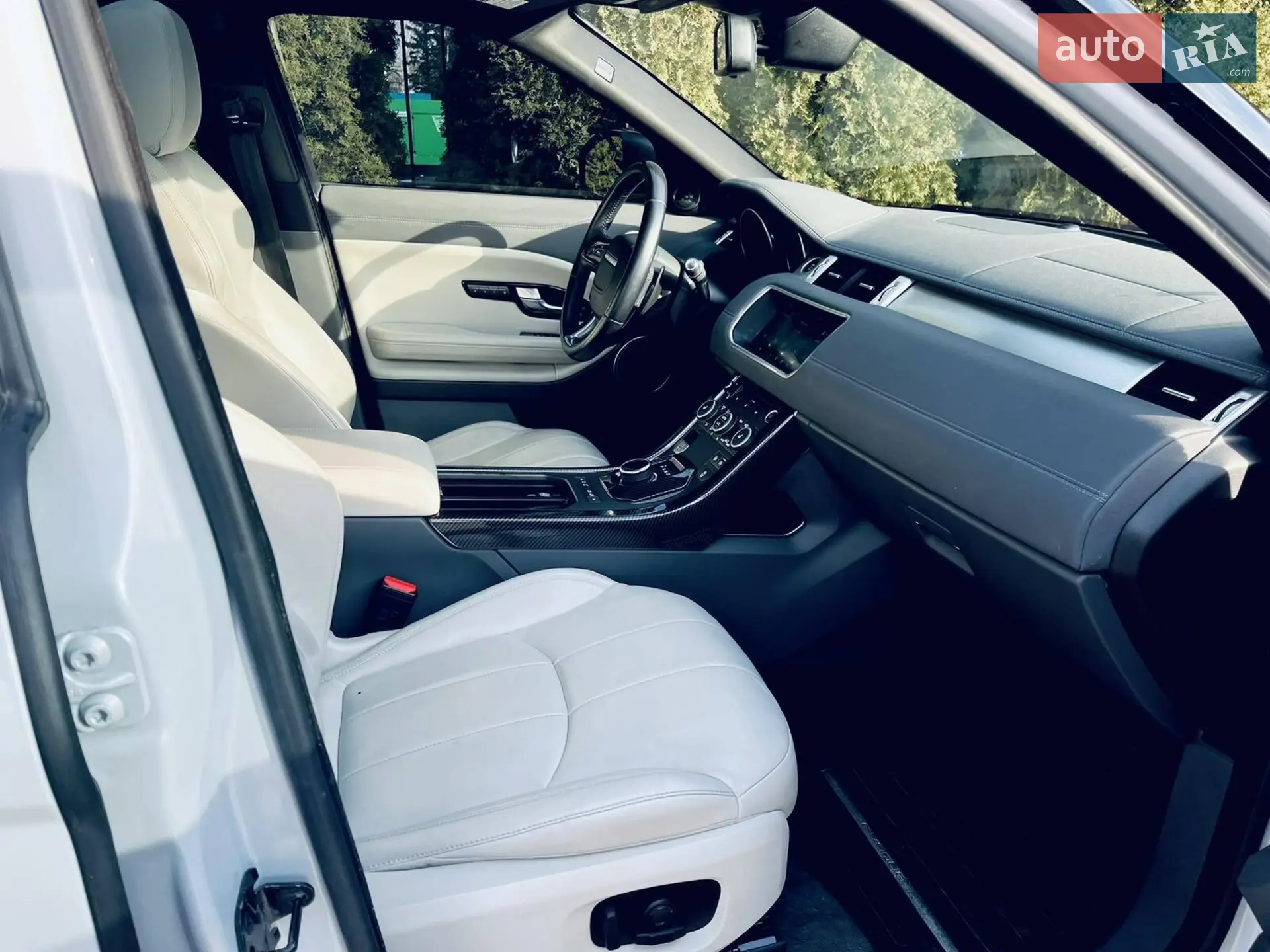 2017 Land Rover Range Rover Evoque - мініатюра 21