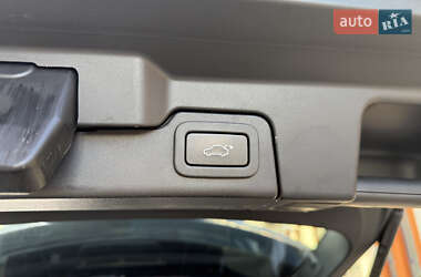 Внедорожник / Кроссовер Land Rover Range Rover Evoque 2015 в 