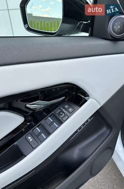 Внедорожник / Кроссовер Land Rover Range Rover Evoque 2024 в 