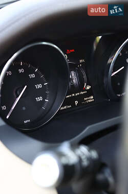 Внедорожник / Кроссовер Land Rover Range Rover Evoque 2015 в 