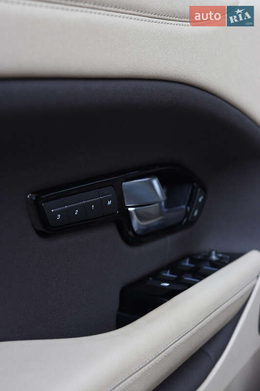 Позашляховик / Кросовер Land Rover Range Rover Evoque 2015 в Дубні