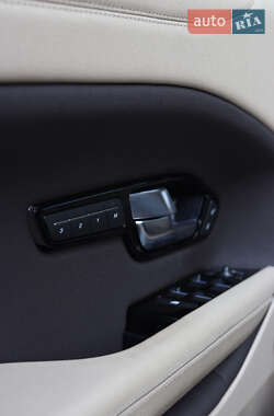 Внедорожник / Кроссовер Land Rover Range Rover Evoque 2015 в 