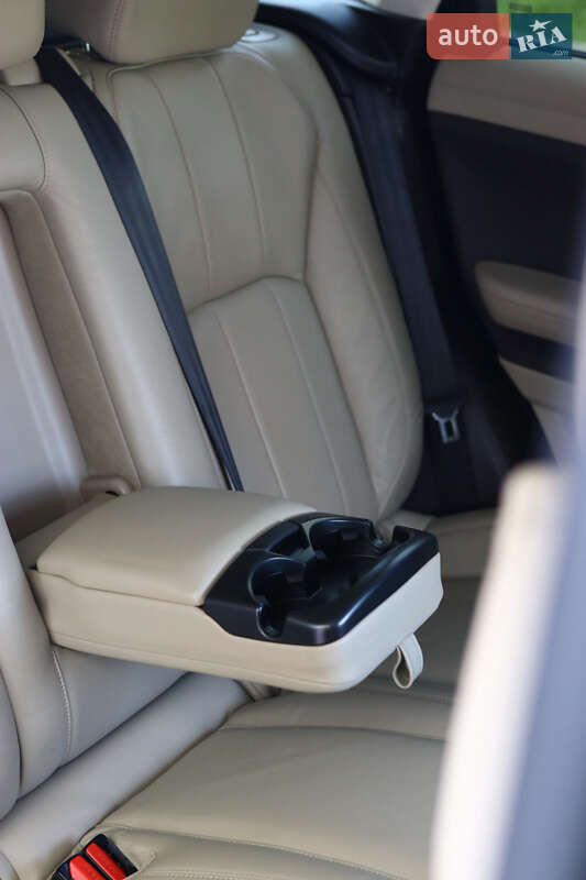 Позашляховик / Кросовер Land Rover Range Rover Evoque 2015 в Дубні
