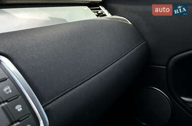 Внедорожник / Кроссовер Land Rover Range Rover Evoque 2015 в 