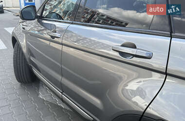 Внедорожник / Кроссовер Land Rover Range Rover Evoque 2015 в 