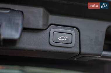 Внедорожник / Кроссовер Land Rover Range Rover Evoque 2015 в 