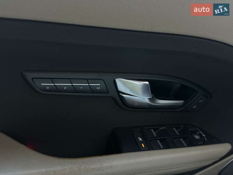 Внедорожник / Кроссовер Land Rover Range Rover Evoque 2015 в Ивано-Франковске