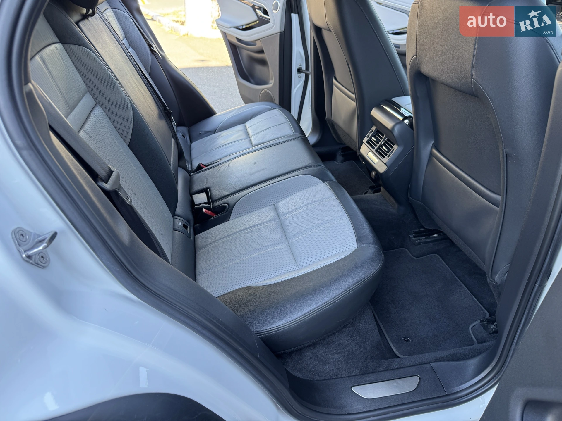 2019 Land Rover Range Rover Evoque - мініатюра 53