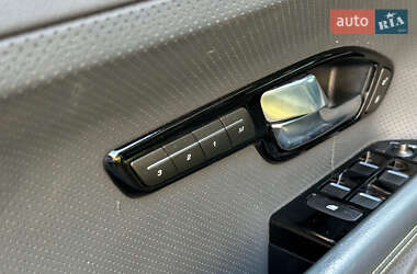 Позашляховик / Кросовер Land Rover Range Rover Evoque 2012 в 