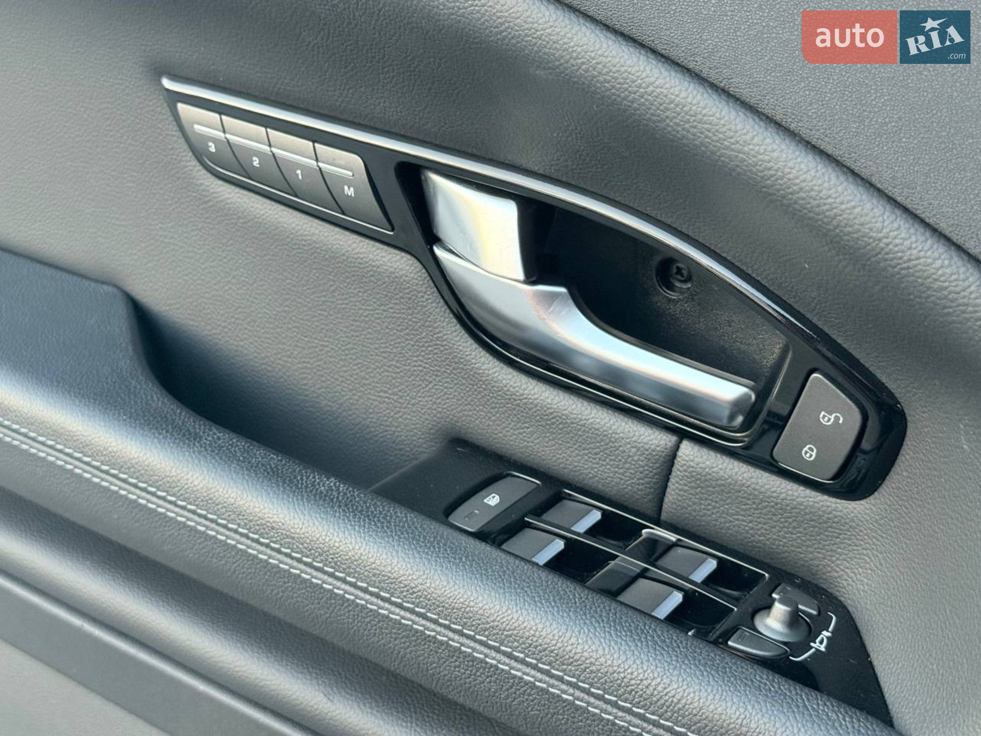 2015 Land Rover Range Rover Evoque - мініатюра 38