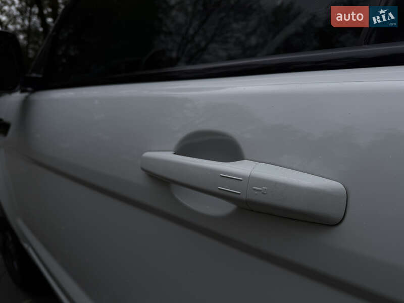 Внедорожник / Кроссовер Land Rover Range Rover Evoque 2014 в Тернополе