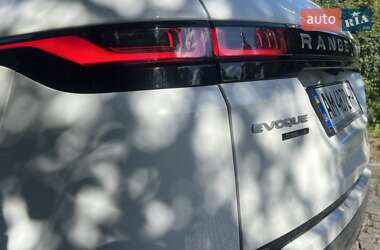 Позашляховик / Кросовер Land Rover Range Rover Evoque 2019 в 