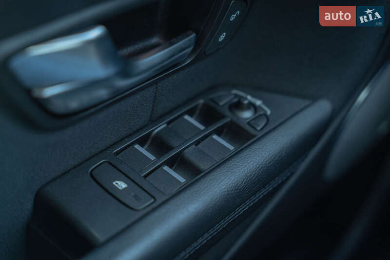 Внедорожник / Кроссовер Land Rover Range Rover Evoque 2016 в Черновцах фото 15 Внедорожник / Кроссовер Land Rover Range Rover Evoque 2016 в Черновцах