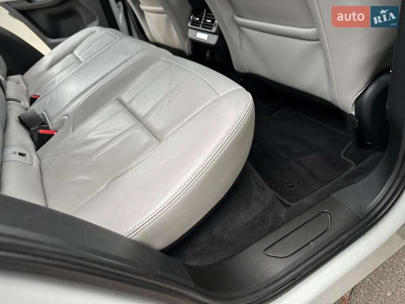 Внедорожник / Кроссовер Land Rover Range Rover Evoque 2019 в Киеве