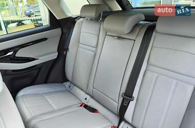 Внедорожник / Кроссовер Land Rover Range Rover Evoque 2024 в 