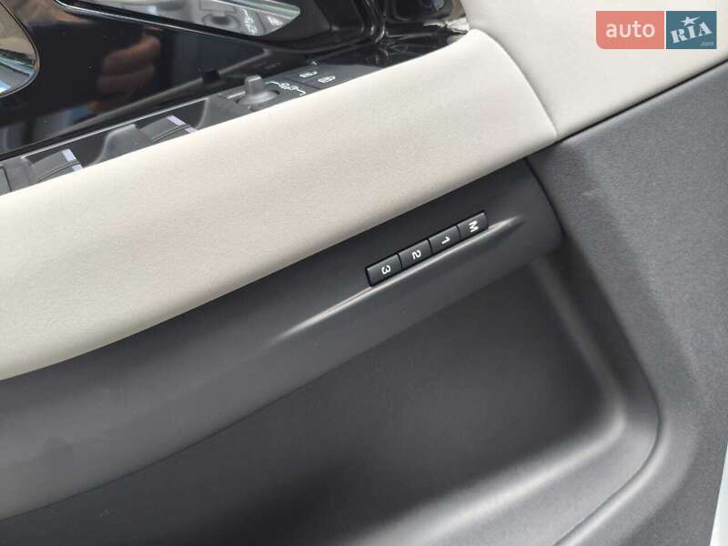 Внедорожник / Кроссовер Land Rover Range Rover Evoque 2024 в Киеве
