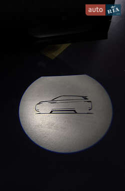 Позашляховик / Кросовер Land Rover Range Rover Evoque 2024 в 