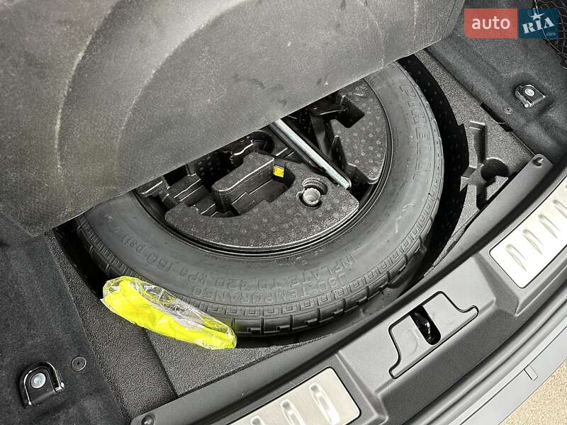 Внедорожник / Кроссовер Land Rover Range Rover Evoque 2020 в Киеве фото 36 Внедорожник / Кроссовер Land Rover Range Rover Evoque 2020 в Киеве