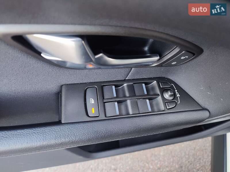 Внедорожник / Кроссовер Land Rover Range Rover Evoque 2016 в Киеве фото 36 Внедорожник / Кроссовер Land Rover Range Rover Evoque 2016 в Киеве